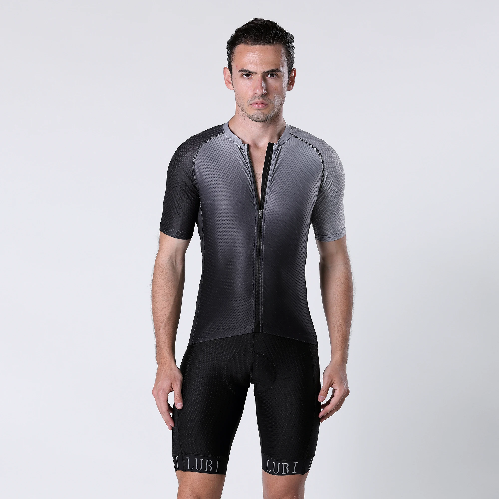 Комплект велосипедный LUBI Pro, комплект из шорт и Джерси, итальянская ткань, губчатая подкладка, летняя одежда, одежда для езды на велосипеде, г... 
Комплект велосипедный LUBI Pro, комплект из шорт и Джерси, итальянская ткань, губчатая подкладка, летняя одежда, одежда для езды на велосипеде, г...