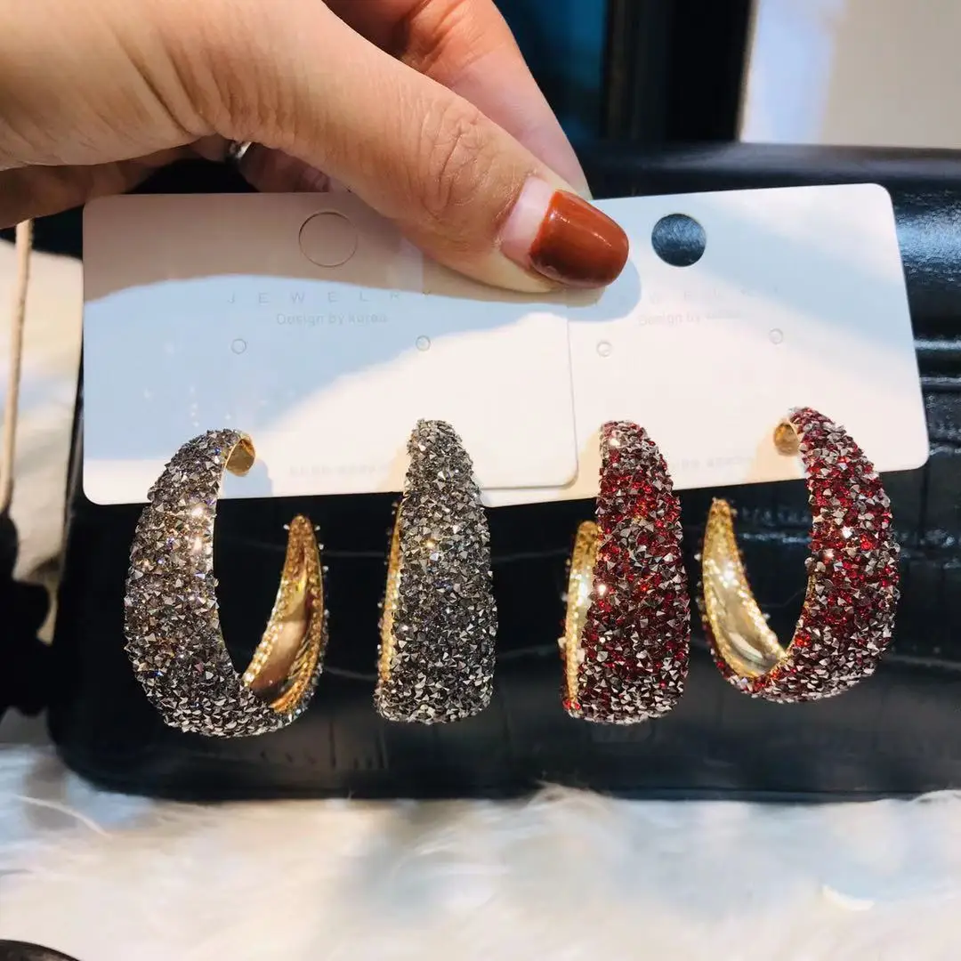 New Fashion Personality Irregular Metal Hoop Earrings Women's Exaggerated Atmosphere Popular Temperament Accessories Jewelry
New Fashion Personality Irregular Metal Hoop Earrings Women's Exaggerated Atmosphere Popular Temperament Accessories Jewelry