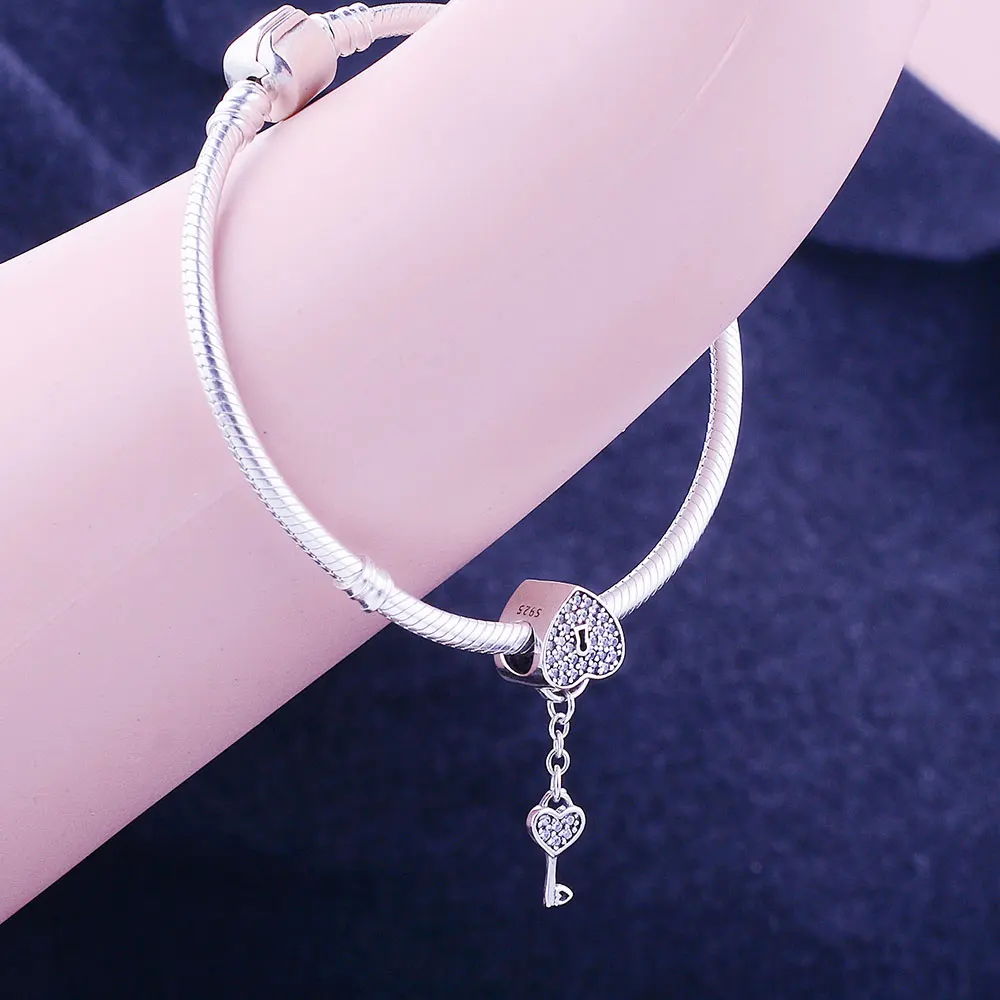 Fit Original Pandora Charm Bracelet 925 Sterling Silver Lock Of Love Charm Bead Padlock Pave Silver Jewelry Perlina DIY Berloque
Fit Original Pandora Charm Bracelet 925 Sterling Silver Lock Of Love Charm Bead Padlock Pave Silver Jewelry Perlina DIY Berloque