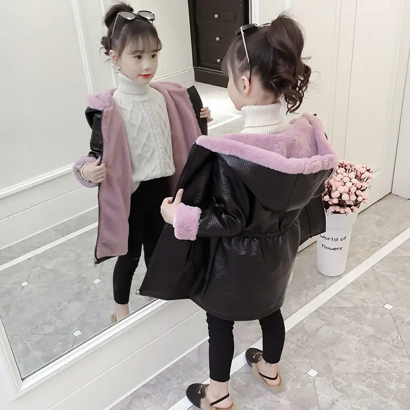 New Children Winter Velvet Jacket Waterproof Parkas Warm Outerwear Hooded Coats for Girls Outwear Leather Snowsuit Windbreaker
New Children Winter Velvet Jacket Waterproof Parkas Warm Outerwear Hooded Coats for Girls Outwear Leather Snowsuit Windbreaker