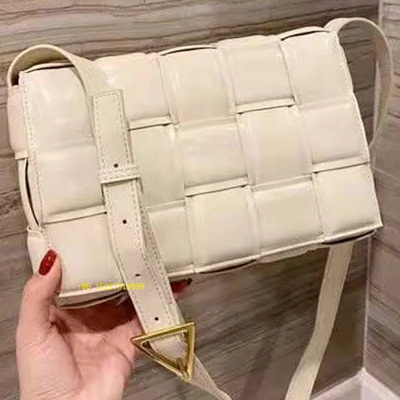 High Quality Leather 2021 New Chain Pillow Pack Woven Small Square Bag Fashion All-Match Single Shoulder Messenger Lady Bag
High Quality Leather 2021 New Chain Pillow Pack Woven Small Square Bag Fashion All-Match Single Shoulder Messenger Lady Bag