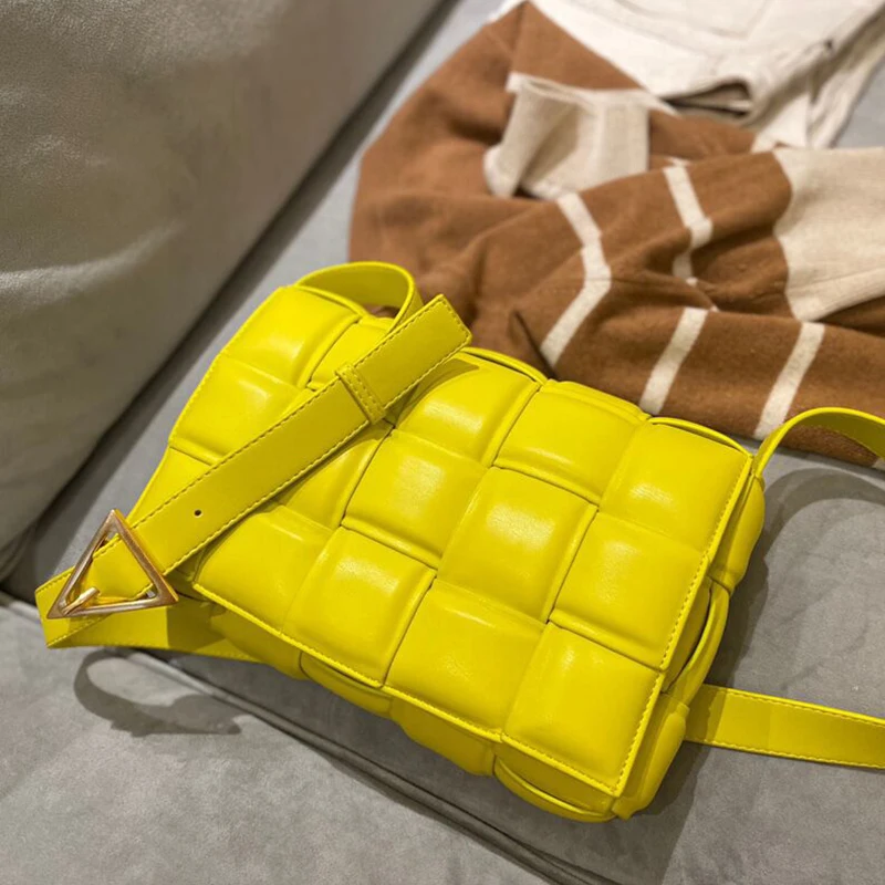 Women's bag cowhide fashion woven one-shoulder messenger bag small square bag
Women's bag cowhide fashion woven one-shoulder messenger bag small square bag