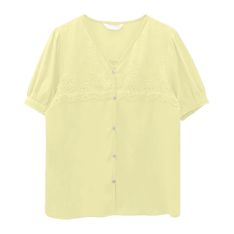 2021 summer new embroidery hollow out V-neck fashion shirt Korean minority short sleeve cardigan
2021 summer new embroidery hollow out V-neck fashion shirt Korean minority short sleeve cardigan
