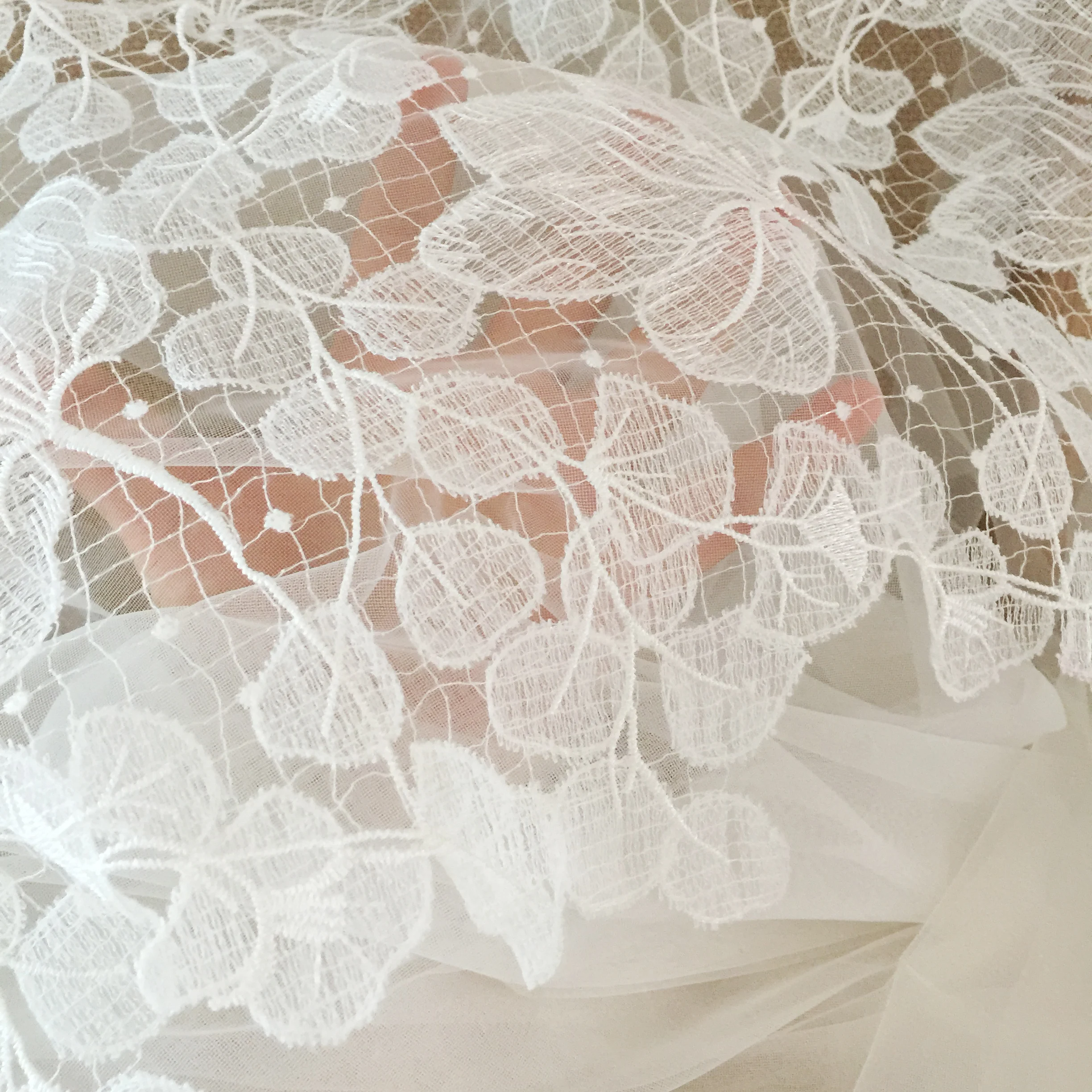 1 Yard Off White Alencon Lace Fabric with Daisy Flower Floral Emrboidery Fabric for Wedding Gown, Lace Caps Prom Dress
1 Yard Off White Alencon Lace Fabric with Daisy Flower Floral Emrboidery Fabric for Wedding Gown, Lace Caps Prom Dress