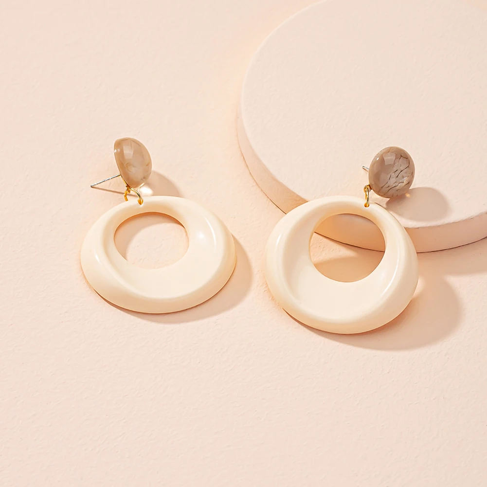 2021 New Trendy Hit Color Square Round Stud Earring for Women Girl Resin Geometric Piercing Earring Statement Jewelry Wholesale
2021 New Trendy Hit Color Square Round Stud Earring for Women Girl Resin Geometric Piercing Earring Statement Jewelry Wholesale