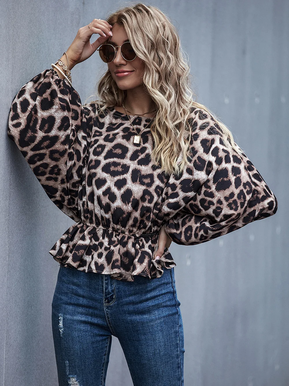 2020 New Leopard Print Women Blouses Shirts Ruffle O-Neck Sexy Tops European Style Female Blusas Fashion Lady Autumn Spring
2020 New Leopard Print Women Blouses Shirts Ruffle O-Neck Sexy Tops European Style Female Blusas Fashion Lady Autumn Spring