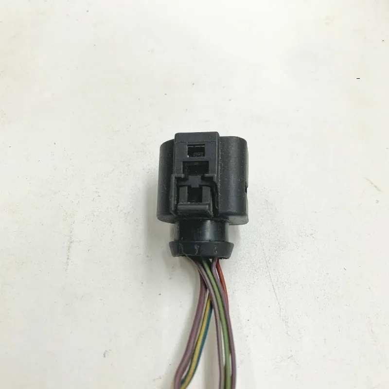 Car 6P throttle plug connector with wire for Volkswagen Passat Lavida Tiguan Sagitar Jetta Audi 5N 1 973 206
Car 6P throttle plug connector with wire for Volkswagen Passat Lavida Tiguan Sagitar Jetta Audi 5N 1 973 206