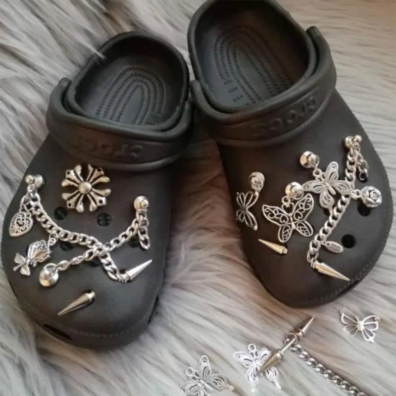 Metal Croc Charms Vintage Punk Rivet Chain Shoe Decorations High Quality Butterfly Shoes Charms for Croc Make Your Shoe Unique
Metal Croc Charms Vintage Punk Rivet Chain Shoe Decorations High Quality Butterfly Shoes Charms for Croc Make Your Shoe Unique