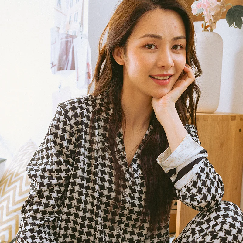 Women Pajamas Set Loose Nightwear Rayon Lapel Top&Pants Suit Plaid Satin Casual Long Sleeve Sleepwear Lounge Home Clothing
Women Pajamas Set Loose Nightwear Rayon Lapel Top&Pants Suit Plaid Satin Casual Long Sleeve Sleepwear Lounge Home Clothing