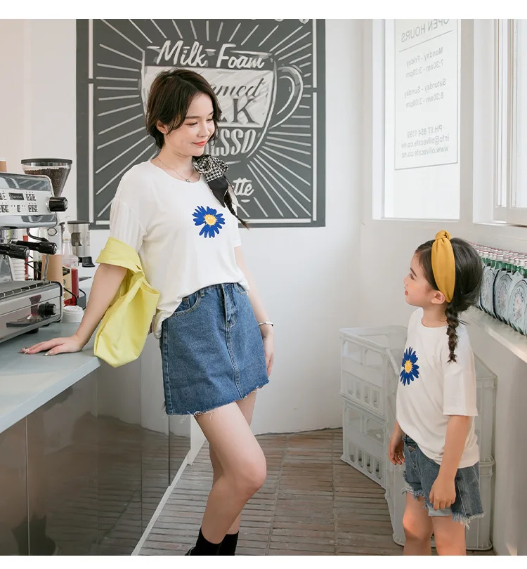 Little Daisy Summer Girls Short Sleeve T-Shirt Three Colors mom and daughter matching clothes
Little Daisy Summer Girls Short Sleeve T-Shirt Three Colors mom and daughter matching clothes