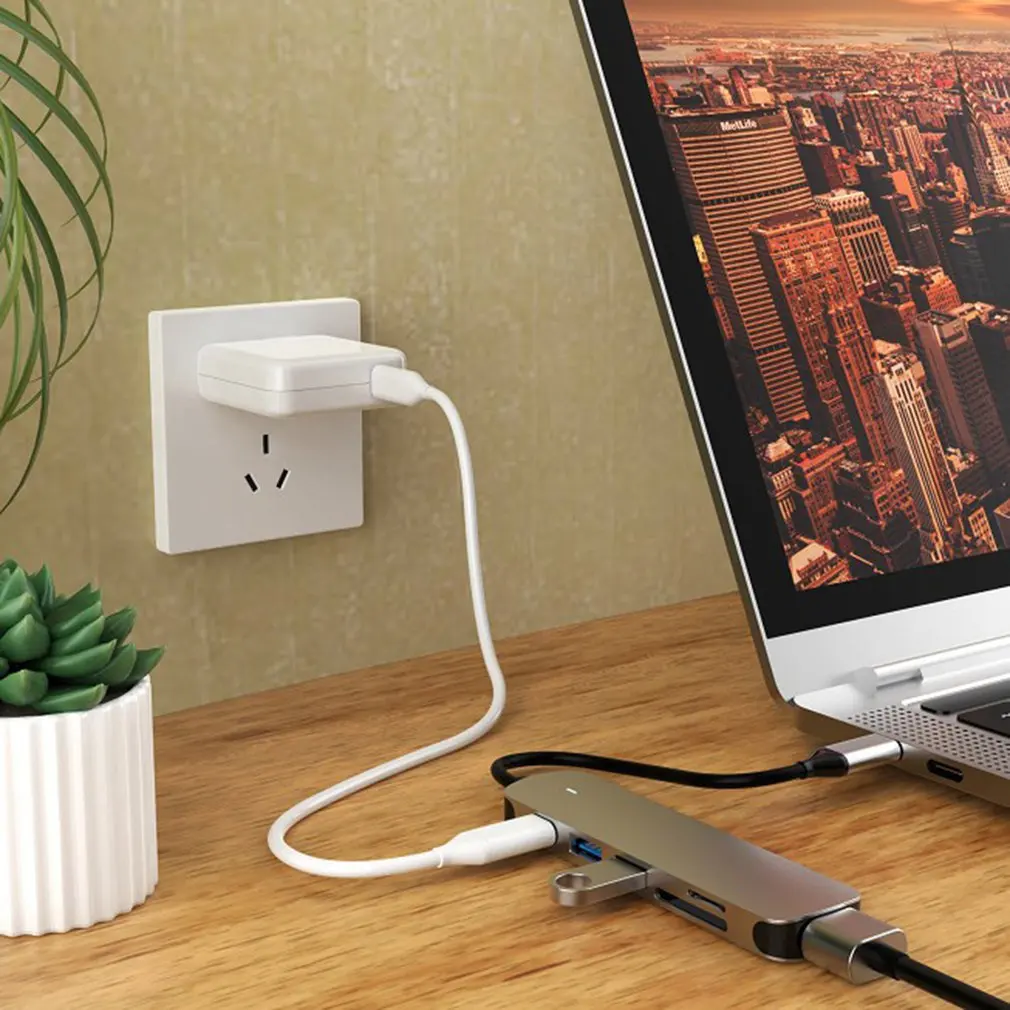 Type C Hub Docking Station Converter 6 In 1 Usb Hub Multi-function Hub 4K High Definition Docking Station
Type C Hub Docking Station Converter 6 In 1 Usb Hub Multi-function Hub 4K High Definition Docking Station