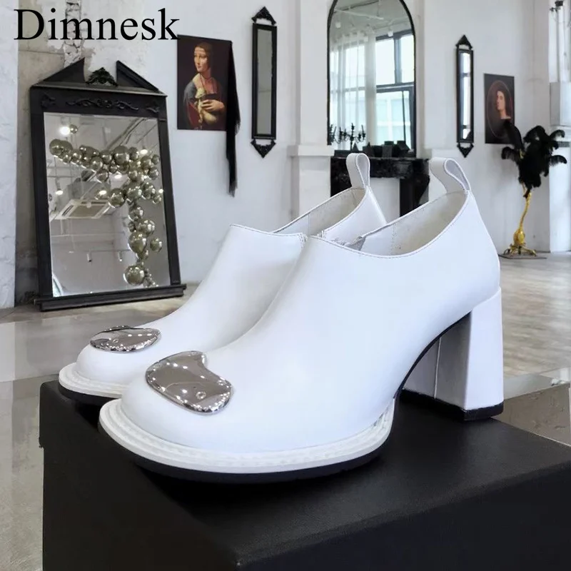 2021 Runway Chunky High Heels Pumps Women Real Leather Deep Mouth Metal Decor Zipper Single Shoes Spring Party Shoes For Ladies
2021 Runway Chunky High Heels Pumps Women Real Leather Deep Mouth Metal Decor Zipper Single Shoes Spring Party Shoes For Ladies