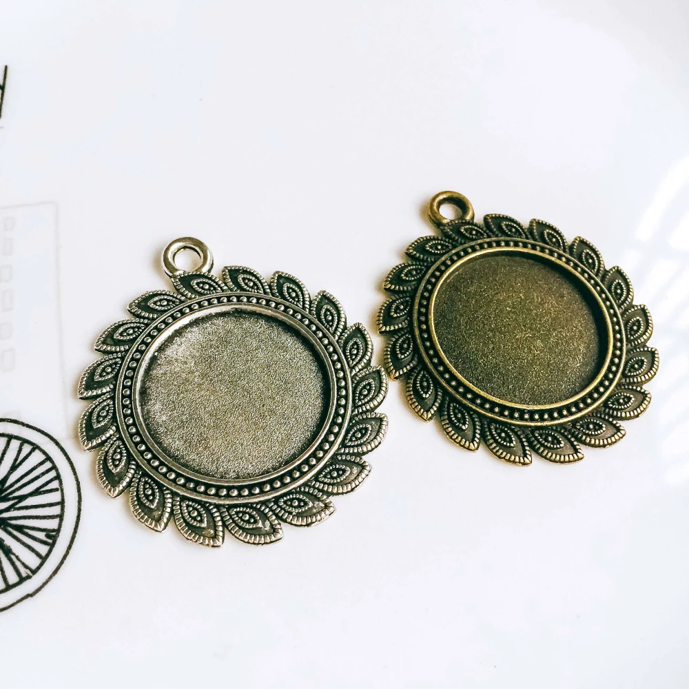 5pcs/lot 22mm Necklace Pendant Setting Antique Bronze Silver Glass Cabochon Blank Base Supplies for Jewelry Finding T63
5pcs/lot 22mm Necklace Pendant Setting Antique Bronze Silver Glass Cabochon Blank Base Supplies for Jewelry Finding T63