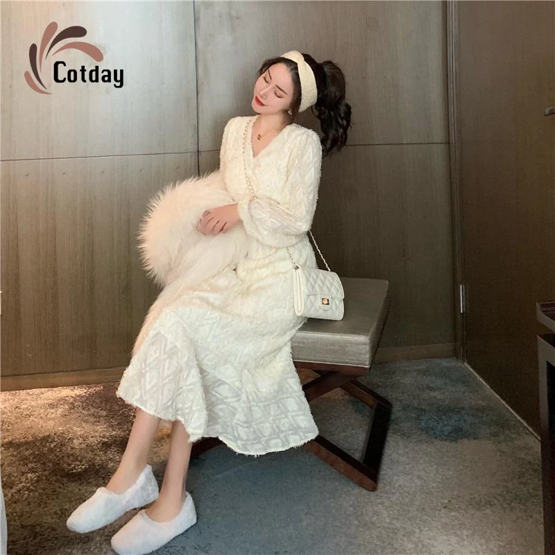 Cotday Apricot Lantern Sleeve V-Neck Lace Ruffles Trumpet Bandage French Elegant Long New Autumn Warm Fairy Clothing Woman Dress
Cotday Apricot Lantern Sleeve V-Neck Lace Ruffles Trumpet Bandage French Elegant Long New Autumn Warm Fairy Clothing Woman Dress