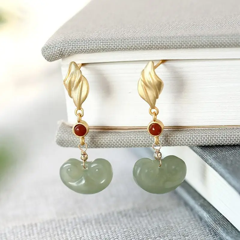 Hetian Jade Gray Jade Small and Exquisite Earrings Women's High-End Ruyi Temperament S925 Sterling Silver Earrings Simple Cold S
Hetian Jade Gray Jade Small and Exquisite Earrings Women's High-End Ruyi Temperament S925 Sterling Silver Earrings Simple Cold S