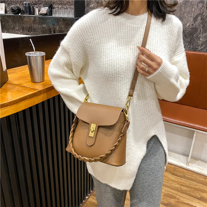 Toposhine Woven Shoulder Strap Women Bag Turn Lock Leather Girl Shoulder Bag High Quality Flap Bag 2 Shoulder Belt Crossbody Bag
Toposhine Woven Shoulder Strap Women Bag Turn Lock Leather Girl Shoulder Bag High Quality Flap Bag 2 Shoulder Belt Crossbody Bag