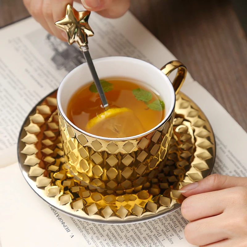 wedding European Ceramic Coffee Tea Cup Set High-end Description Golden Mark Cup Water Cup Afternoon Tea Set with Spoon
wedding European Ceramic Coffee Tea Cup Set High-end Description Golden Mark Cup Water Cup Afternoon Tea Set with Spoon