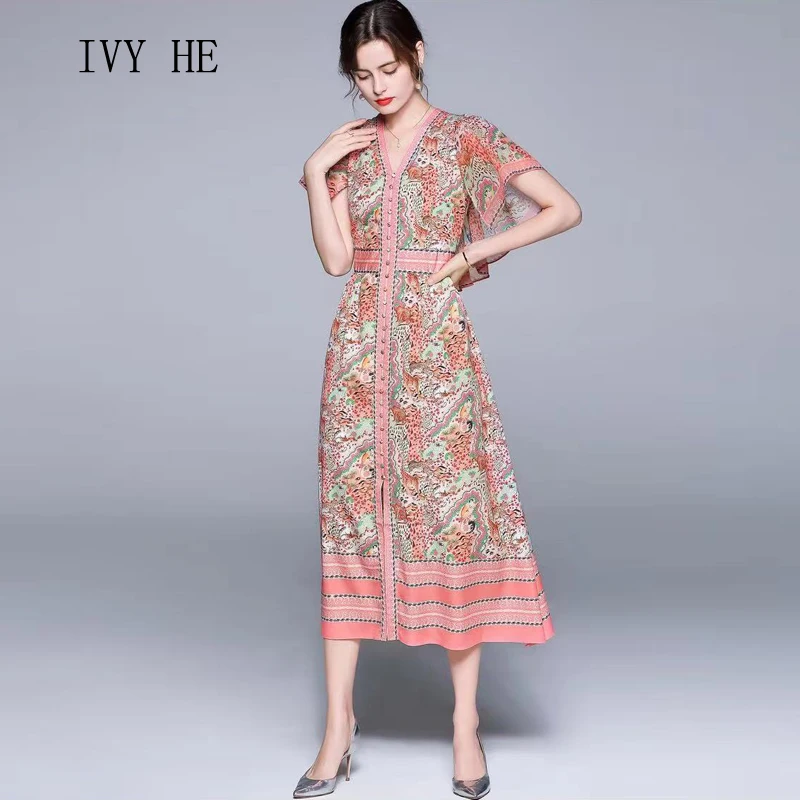 IVY HE Summer Women`s Dress 2021 Vintage Dresses Fashion Retro Short Sleeve Print Waist Soft Pink V-Neck Single Breasted Dress 
IVY HE Summer Women`s Dress 2021 Vintage Dresses Fashion Retro Short Sleeve Print Waist Soft Pink V-Neck Single Breasted Dress