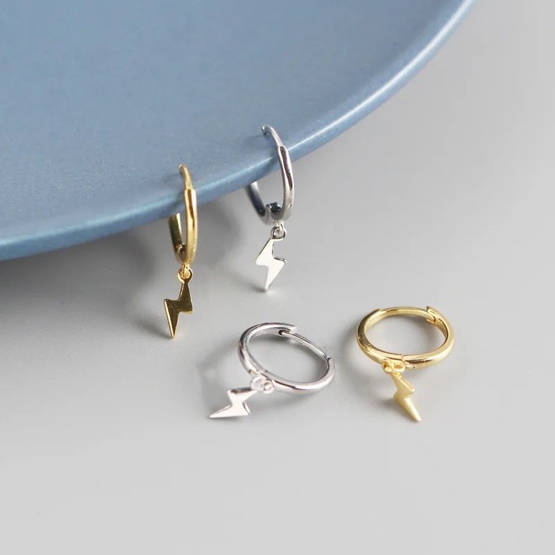 S925 Silver Color Earrings Punk Style Lightning Earrings Fashion Geometric Simple Shape Silver Color Ear Jewelry Ladies Jewelry
S925 Silver Color Earrings Punk Style Lightning Earrings Fashion Geometric Simple Shape Silver Color Ear Jewelry Ladies Jewelry
