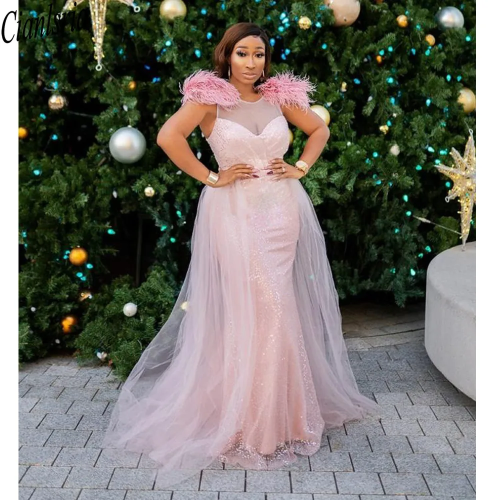 2021 Pink Sequin Prom Dress With Feather luxury Sweet Heart Evening Gowns With Detachable Train Plus Size
2021 Pink Sequin Prom Dress With Feather luxury Sweet Heart Evening Gowns With Detachable Train Plus Size