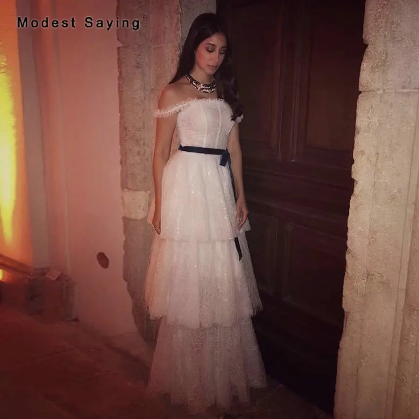 Принцесса слоновой кости трапециевидной формы полуподкладка кружева свадебное платье 2019 кружева обратно Многоуровневое свадебное платье ... 
Принцесса слоновой кости трапециевидной формы полуподкладка кружева свадебное платье 2019 кружева обратно Многоуровневое свадебное платье ...