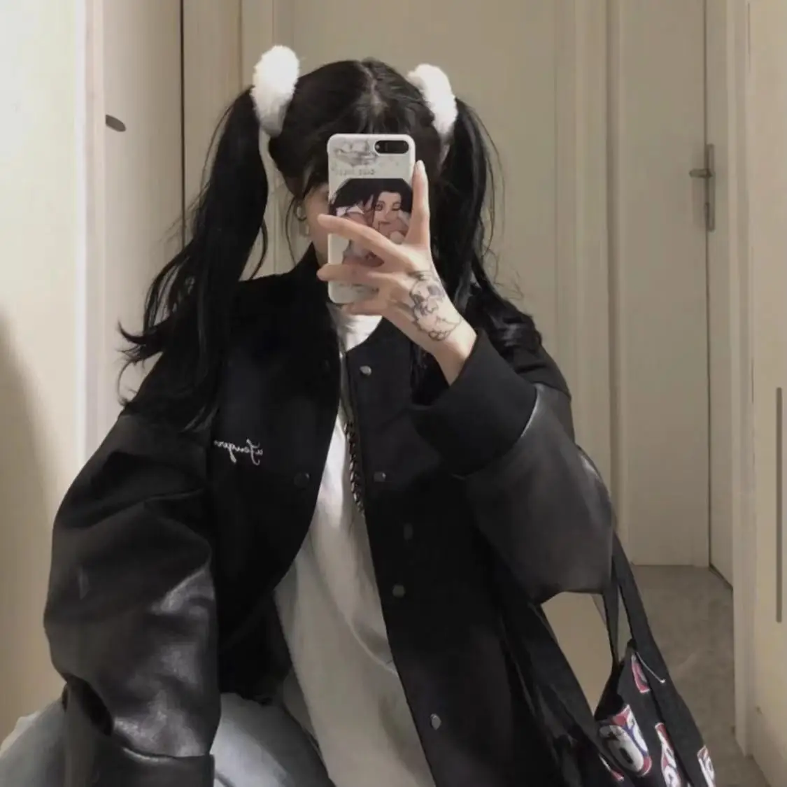 Женская куртка-бомбер в стиле хип-хоп, куртка-бомбер из искусственной кожи в стиле пэчворк с вышивкой букв, цветные блоки, 2021
Женская куртка-бомбер в стиле хип-хоп, куртка-бомбер из искусственной кожи в стиле пэчворк с вышивкой букв, цветные блоки, 2021