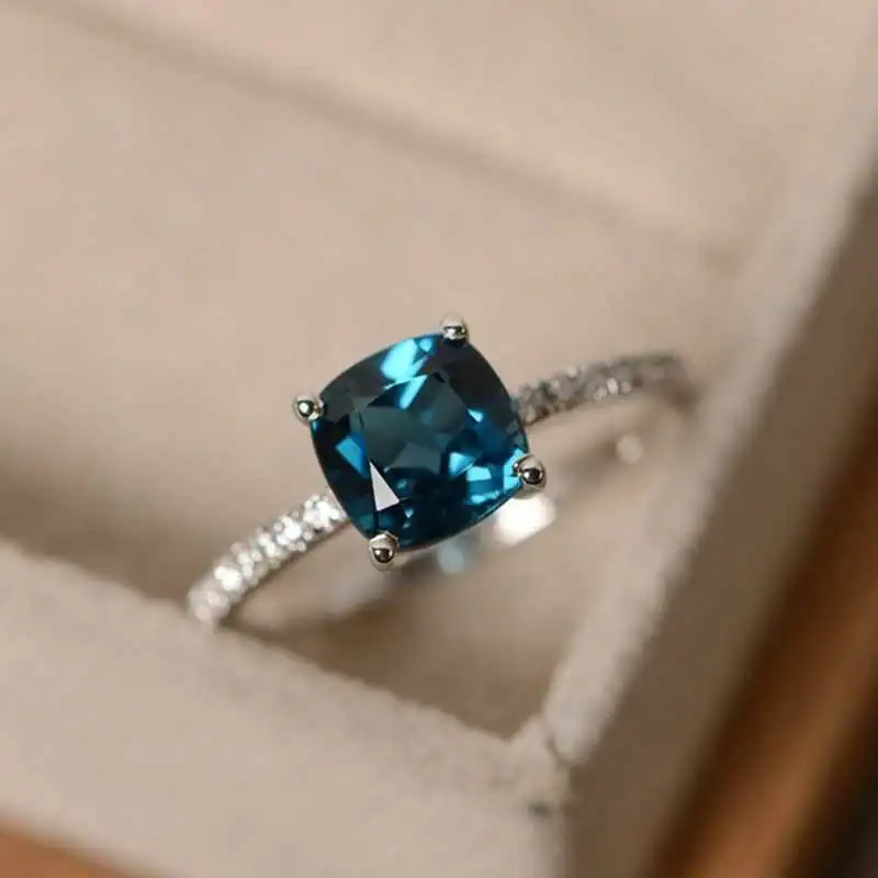 Amorui Ladies Luxury 4 Colors Square Crystal AAA Cubic Zirconia Thin Chic Silver Color Rings For Women Engagement Stone Jewelry
Amorui Ladies Luxury 4 Colors Square Crystal AAA Cubic Zirconia Thin Chic Silver Color Rings For Women Engagement Stone Jewelry