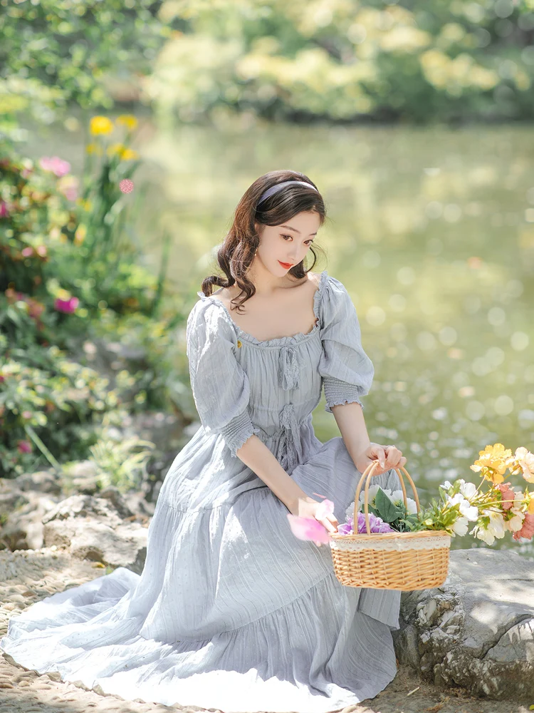 Summer Women Dress French Retro Hollow Gray Puff Sleeve Princess Dress Woman Classical Dress
Summer Women Dress French Retro Hollow Gray Puff Sleeve Princess Dress Woman Classical Dress