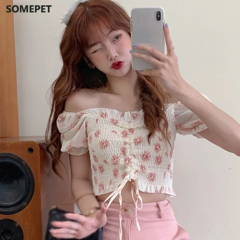 Korean Style Floral Print Shirts Sweet Sexy Square Collar Long Short Sleeves Blouse Pleated Chiffon Shirts Tops
Korean Style Floral Print Shirts Sweet Sexy Square Collar Long Short Sleeves Blouse Pleated Chiffon Shirts Tops