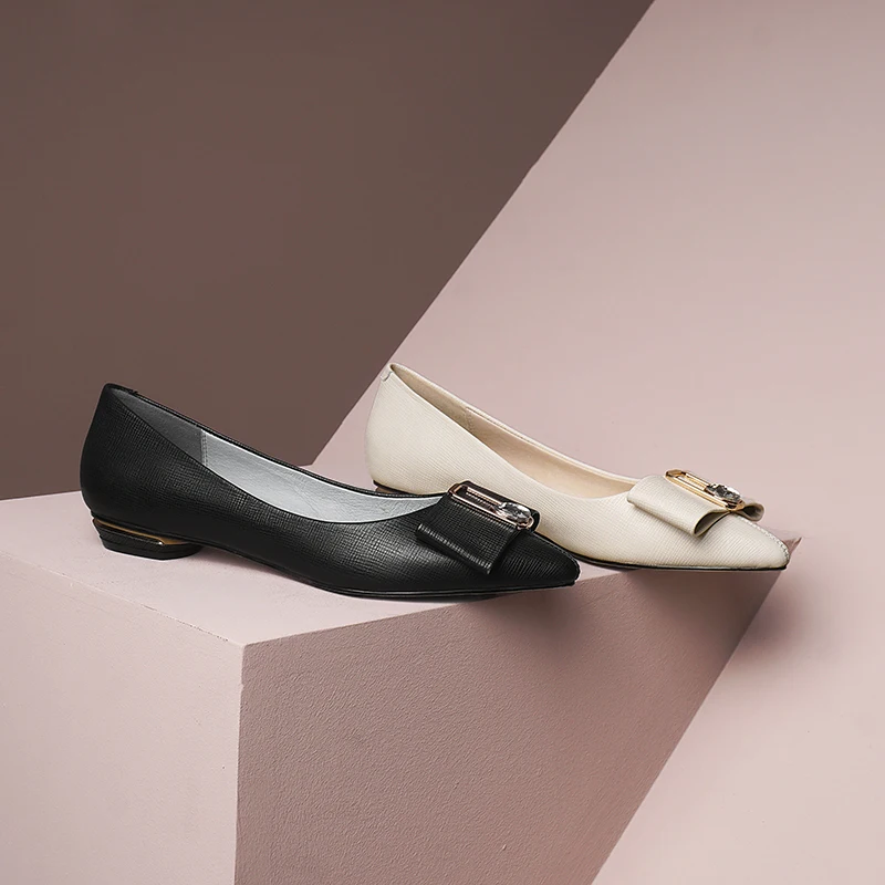 ISNOM Butterfly Knot Flats Women Genuine Leather Shoes Woman Flat Shoe Boat Pointed toe Casual Crystal Ladies Footwear Big Size
ISNOM Butterfly Knot Flats Women Genuine Leather Shoes Woman Flat Shoe Boat Pointed toe Casual Crystal Ladies Footwear Big Size
