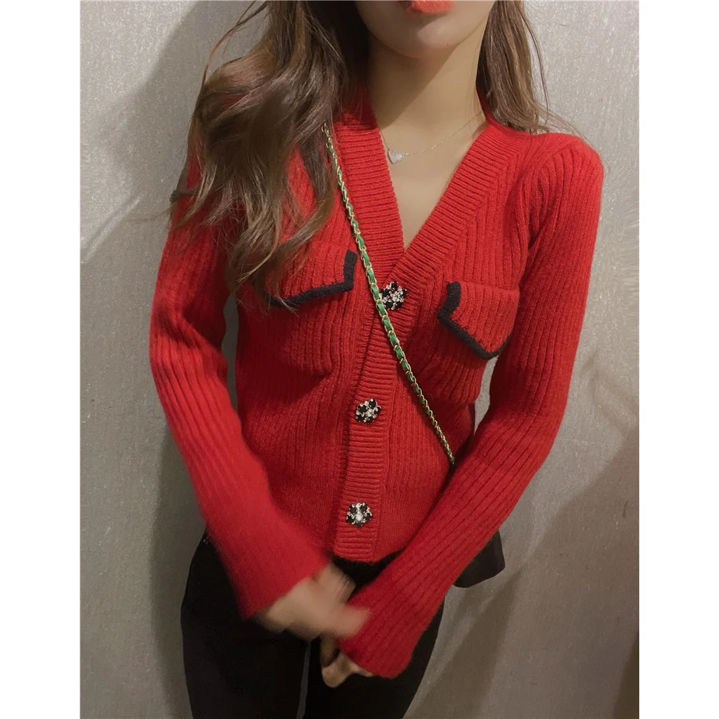 Retro Single-breasted Knitted Cardigan Long-sleeved V-neck Sweater Jacket 2022 Spring and Autumn New Clothing Women
Retro Single-breasted Knitted Cardigan Long-sleeved V-neck Sweater Jacket 2022 Spring and Autumn New Clothing Women