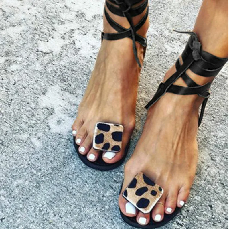 Women's Sandals Flats Heel Thong Female Ankle Strap Sandales 2021 New Fashion Summer Pu Leopard Solid Light Ladies Shoes
Women's Sandals Flats Heel Thong Female Ankle Strap Sandales 2021 New Fashion Summer Pu Leopard Solid Light Ladies Shoes