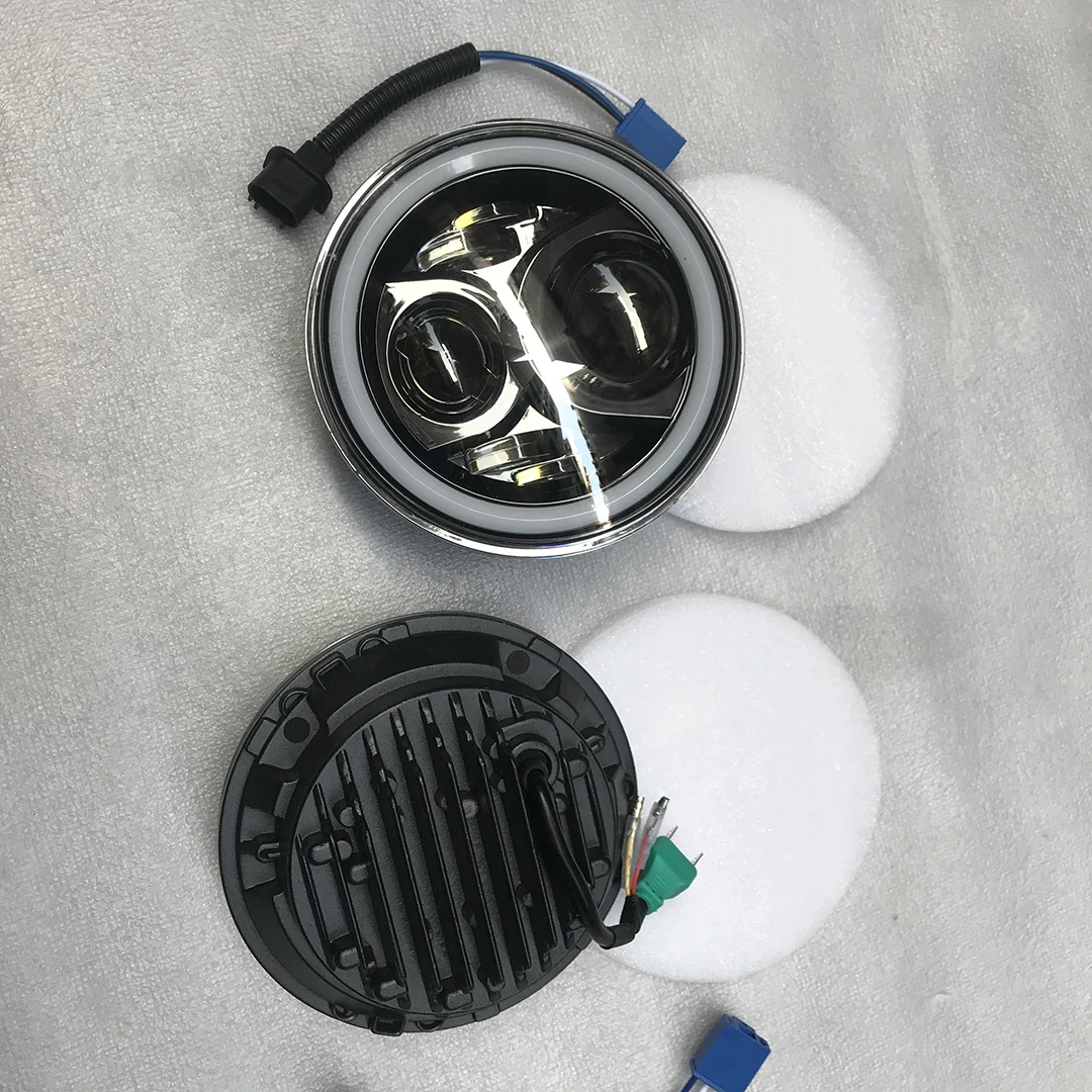 For Land Rover Defender 90/110 Angel Eye LED Headlight High Brightness Lighting Daytime Running Light Modification
For Land Rover Defender 90/110 Angel Eye LED Headlight High Brightness Lighting Daytime Running Light Modification