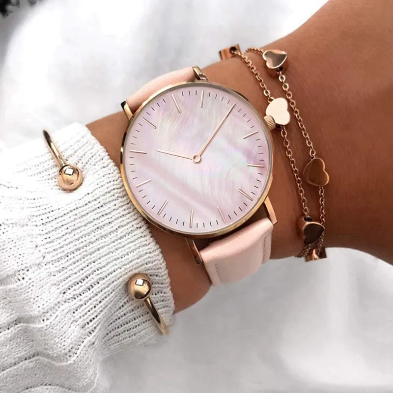 Nice Top Nice Plush Quartz Watch Leather Strap Vogue Wristwatch For Women Clock Ladies Hodinky Reloj Mujer Relogio feminino
Nice Top Nice Plush Quartz Watch Leather Strap Vogue Wristwatch For Women Clock Ladies Hodinky Reloj Mujer Relogio feminino
