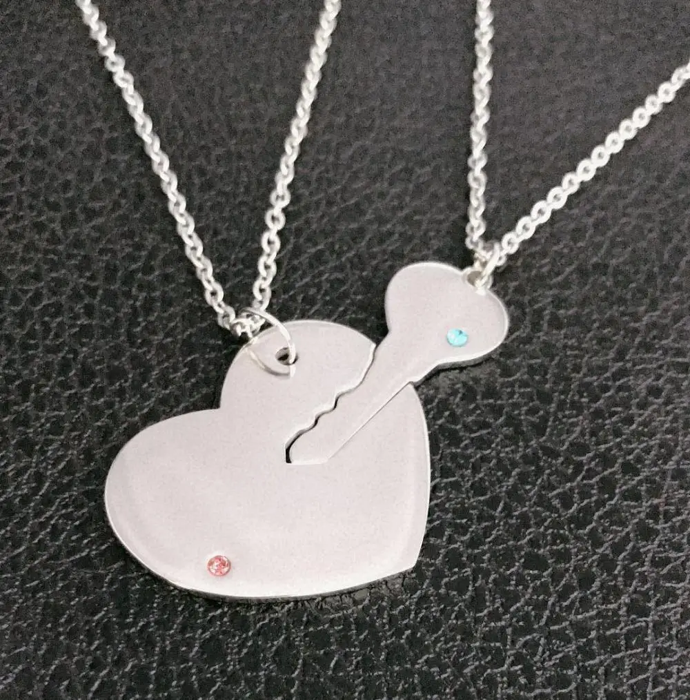 Heart-shaped Key Lock Titanium Steel Pendant Necklace Couple Jewelry Fashion Clavicle Chain Men's Women's Accessories Party Gift
Heart-shaped Key Lock Titanium Steel Pendant Necklace Couple Jewelry Fashion Clavicle Chain Men's Women's Accessories Party Gift