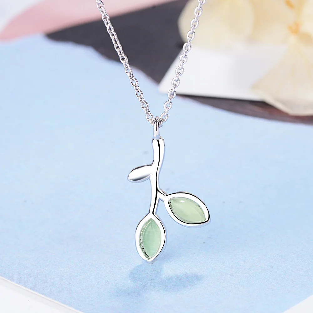 925 Sterling Silver Women Chain On The Neck Collarbone Necklace For Women Green Leaf Pendant Chain Girl Jewelry Gift
925 Sterling Silver Women Chain On The Neck Collarbone Necklace For Women Green Leaf Pendant Chain Girl Jewelry Gift