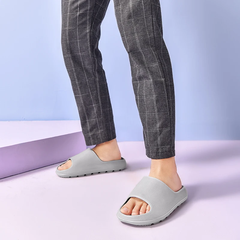 New Arrivals Summer Unisex Home Slippers Slip On Breathable Hollow Bathroom Slippers Lightweight Men's Flip Flops Big Size 34-45
New Arrivals Summer Unisex Home Slippers Slip On Breathable Hollow Bathroom Slippers Lightweight Men's Flip Flops Big Size 34-45