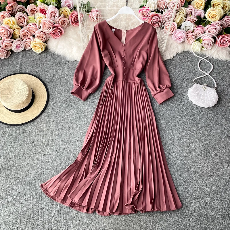 Autumn Vintage V-Neck Pleated Dress For Women Casual Long Sleeve Single Breasted Draped Dresses Female Big Swing Vestidos 2020
Autumn Vintage V-Neck Pleated Dress For Women Casual Long Sleeve Single Breasted Draped Dresses Female Big Swing Vestidos 2020