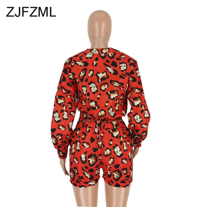 Fall Winter Leopard Sexy 2 Piece Outfits for Women Turn-Down Collar Long Sleeve Zipper Coat and Biker Shorts 2 Pcs Sweat Suits
Fall Winter Leopard Sexy 2 Piece Outfits for Women Turn-Down Collar Long Sleeve Zipper Coat and Biker Shorts 2 Pcs Sweat Suits