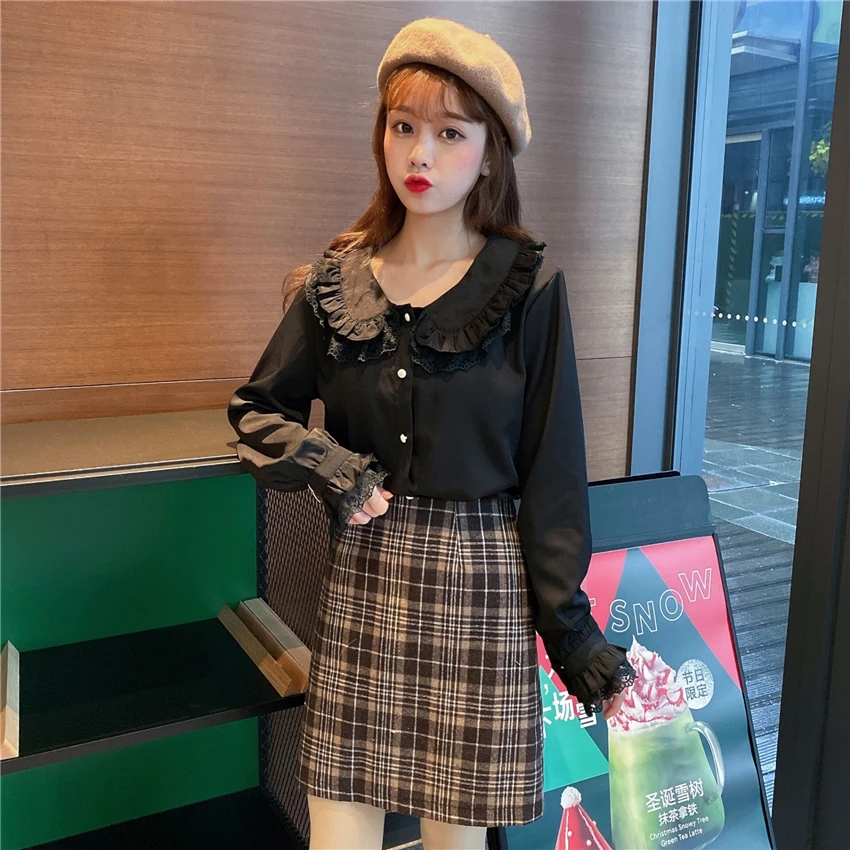 Lolita Style Spring Autumn Women Blouse Peter Pan Collar With Lace White Black Bow Blusa Cute Kawaii Sweet Girl's Shirt
Lolita Style Spring Autumn Women Blouse Peter Pan Collar With Lace White Black Bow Blusa Cute Kawaii Sweet Girl's Shirt