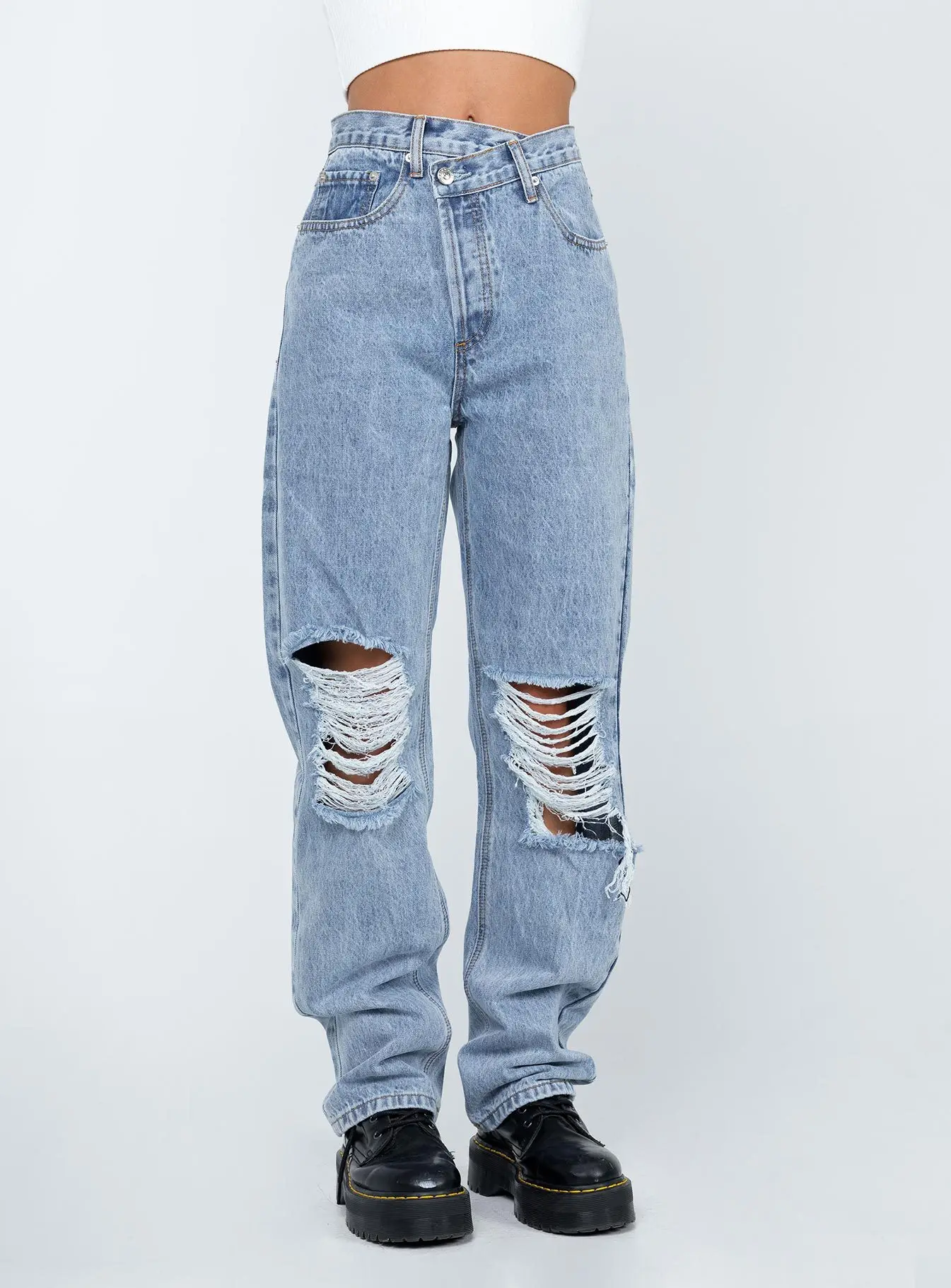 2021 autumn and winter new women's fashion high-waisted straight hole irregular trousers jeans women
2021 autumn and winter new women's fashion high-waisted straight hole irregular trousers jeans women