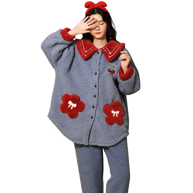 New Winter Pajamas Women's Flannel Warm Korean Version of Simple Sunshine Coral Fleece Loungewear Women Homewear Pijama Mujer
New Winter Pajamas Women's Flannel Warm Korean Version of Simple Sunshine Coral Fleece Loungewear Women Homewear Pijama Mujer