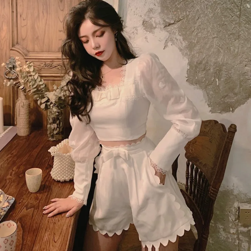 2 Piece Set Women Square Collar With Lace Puff Sleeve Short Tops + High Waist Bow Shorts Sweet Fashion Suits
2 Piece Set Women Square Collar With Lace Puff Sleeve Short Tops + High Waist Bow Shorts Sweet Fashion Suits