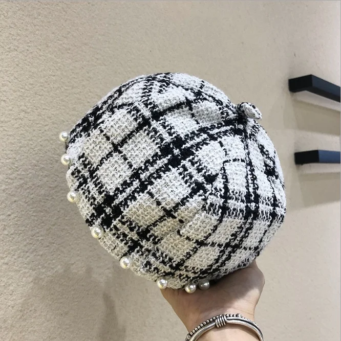 New women pearl beret For Elegant lady Winter Female Hats Plaid Vintage Octagonal Casual boina Autumn girl Cap 
New women pearl beret For Elegant lady Winter Female Hats Plaid Vintage Octagonal Casual boina Autumn girl Cap