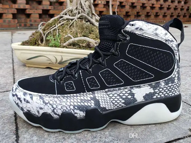 New Brand Basketball Shoes Racer Grey Snakeskin OG Space Jam Designer Mens Sneakers Male Trainers Retro Sport 9 Gym Red 3M
New Brand Basketball Shoes Racer Grey Snakeskin OG Space Jam Designer Mens Sneakers Male Trainers Retro Sport 9 Gym Red 3M