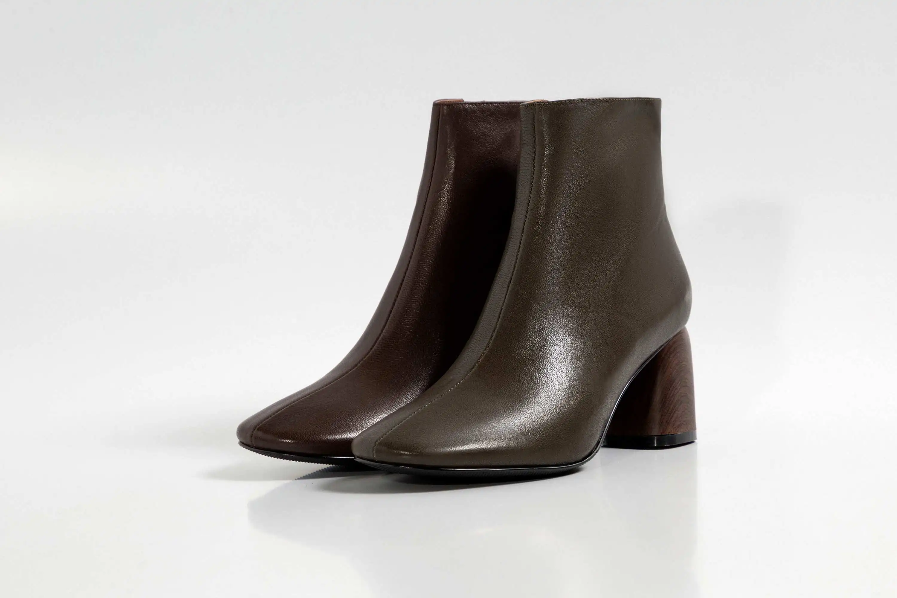 Krazing pot work boots genuine leather classic colors comfortable round toe thick high heel zipper office lady ankle boots L45
Krazing pot work boots genuine leather classic colors comfortable round toe thick high heel zipper office lady ankle boots L45