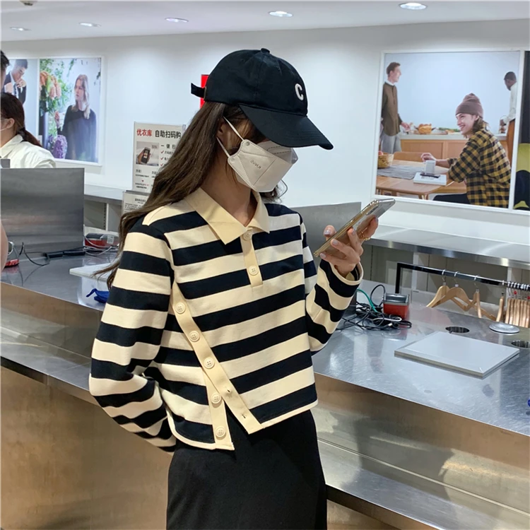 Autumn Korean Short Section Turn-down collar Irregular Stripe Long Sleeve T-Shirt
Autumn Korean Short Section Turn-down collar Irregular Stripe Long Sleeve T-Shirt