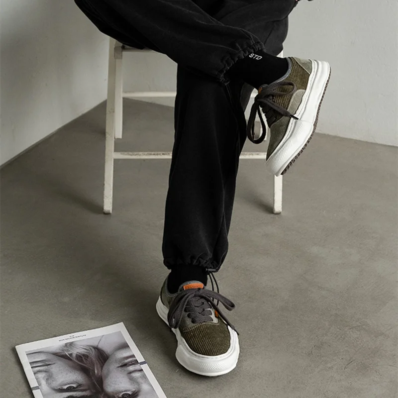 Retro Style Suede Men Causal Sneakers Male Spring Flats Shoes Genuine Leather Casual Shoes Lac-Up Breathable Outdoors Shoes
Retro Style Suede Men Causal Sneakers Male Spring Flats Shoes Genuine Leather Casual Shoes Lac-Up Breathable Outdoors Shoes