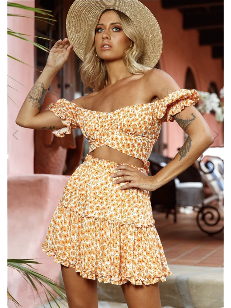 Women's T-shirt Floral Digital Printing Tops Summer New One-line Collar Sexy Short Sleeve Off-shoulder Tee Fashion Suit For Lady
Women's T-shirt Floral Digital Printing Tops Summer New One-line Collar Sexy Short Sleeve Off-shoulder Tee Fashion Suit For Lady