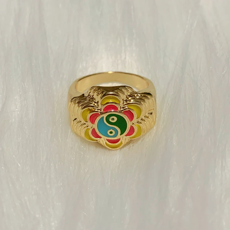 Goth Jewelry Rainbow Flower Yin Yang Ring for Women Men Punk Egirl Aesthetic Y2K Harajuku Ring 2000s Fashion Party Accessories
Goth Jewelry Rainbow Flower Yin Yang Ring for Women Men Punk Egirl Aesthetic Y2K Harajuku Ring 2000s Fashion Party Accessories